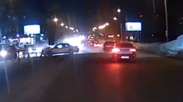 Пенсионер погиб в столкновении двух автомобилей Toyota в Новосибирске