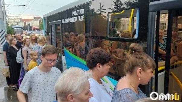 Правила жизни в жару: что можно и что нельзя делать омичам