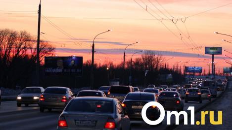 В утренний час пик пробки в Омске собрали 6 баллов