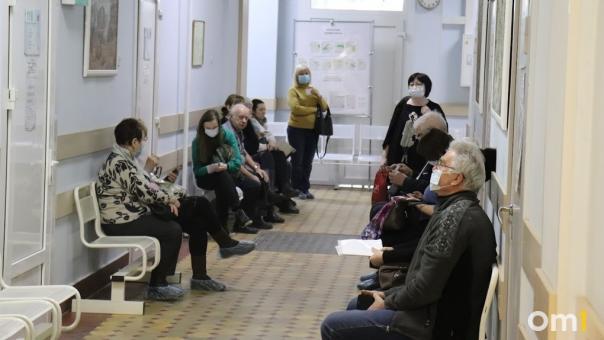 Впервые за полгода меньше 200 новосибирцев заболели коронавирусом за сутки