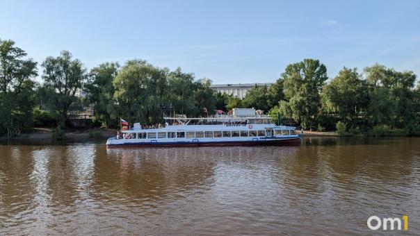 В Омске теперь можно забронировать билет на прогулочный теплоход