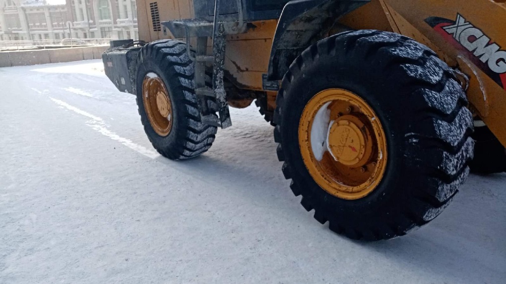 Новосибирск лишился новой снегоуборочной техники из-за пандемии коронавируса