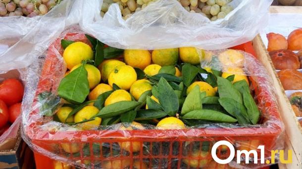 Новосибирск готовится к Новому году с рекордными поставками мандаринов