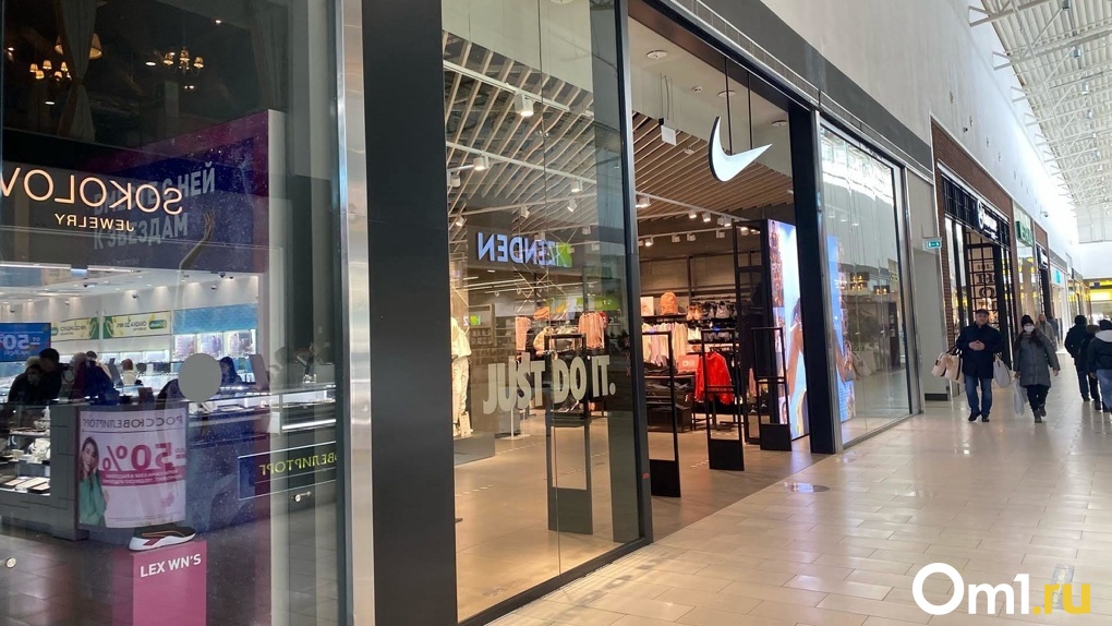Nike, LEGO, re:Store. В Омской «МЕГЕ» продолжают закрываться магазины