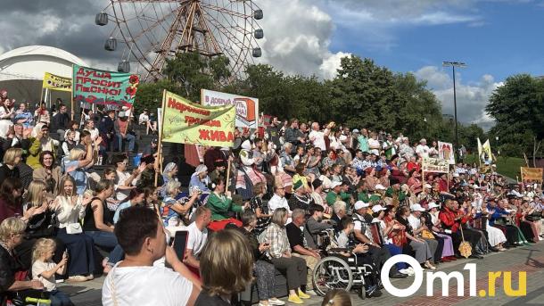 «Играй, гармонь!» в Новосибирске: улыбки в кадре и конфликты за кулисами