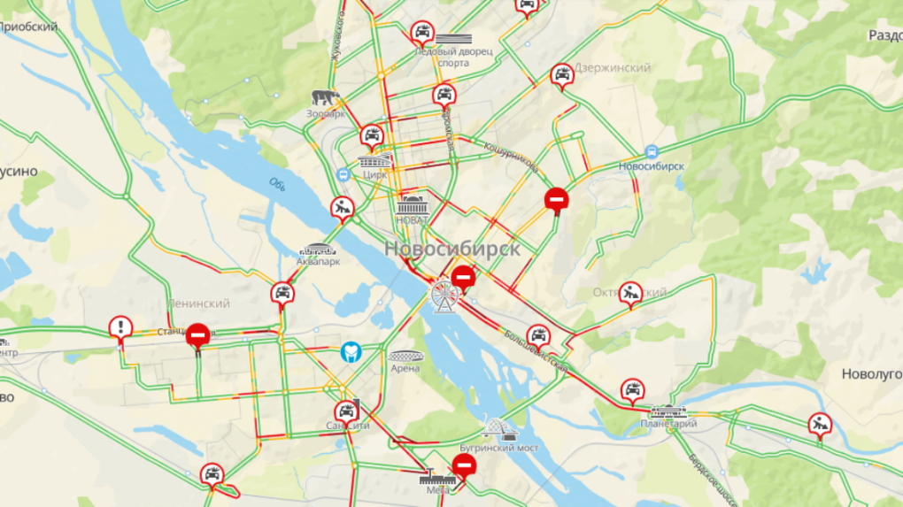 Многокилометровые пробки сковали улицы Новосибирска