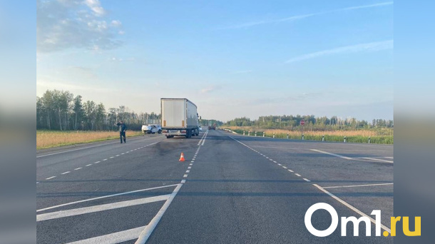 На трассе Тюмень — Омск произошла смертельная авария с КамАЗом