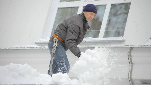 В Новосибирске от снега очистили 97% кровель
