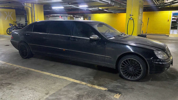 Лимузин Жириновского продают в Москве за 5 млн рублей