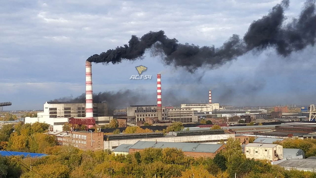 Загрязнение углем. Новосибирская ТЭЦ-2. Новосибирск дым трубы ТЭЦ. ТЭЦ 1 ТЭЦ 2 Новосибирск. ТЭЦ черный дым.