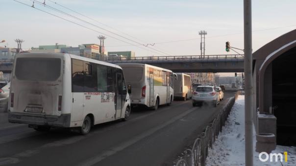 В Омске перевозчик продаёт автобусы с маршрута № 346