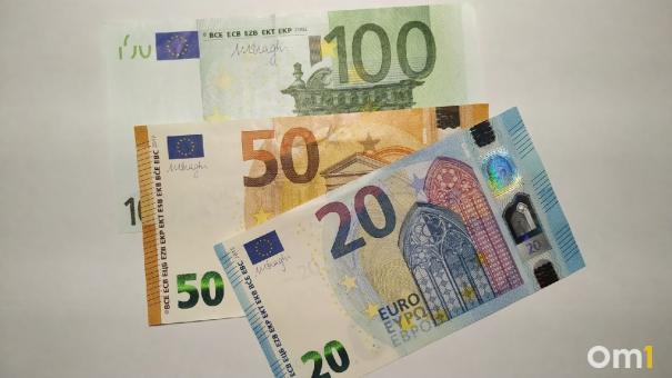Евро за 275 рублей: новосибирские банки бьют рекорды по продаже валют