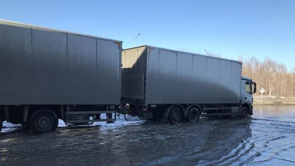 Перевозчики требуют отменить ограничения движения фур в Новосибирске
