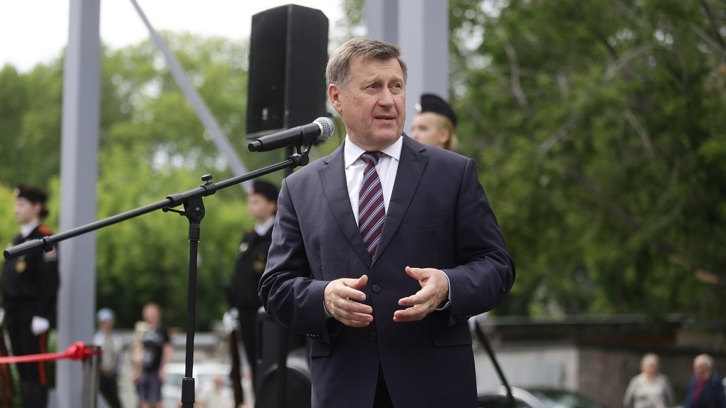 Мэр Новосибирска Анатолий Локоть прокомментировал скандал вокруг депутата Хельги Пироговой