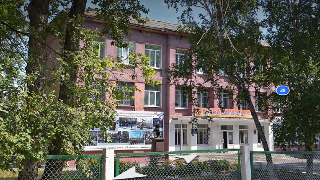 «Этот клоповник, свинарник просто не отмыть»: Омичей ужаснуло техникум, куда переводят Казачью школу