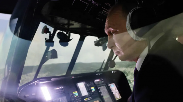 Владимир Путин на вертолёте прилетел в Мариуполь