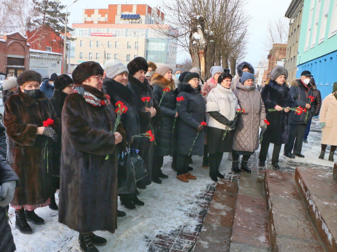 Последние новости омска и омской. Пиянзов Андрей Алексеевич Омск. Памятная доска. Открытие мемориальной доски. Омск открытие мемориальной доски.