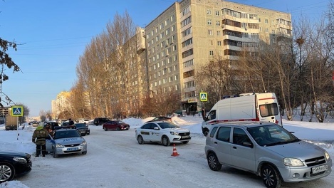 Сбивают прямо на переходе. В Омске школьница получила травмы в ДТП на Левобережье