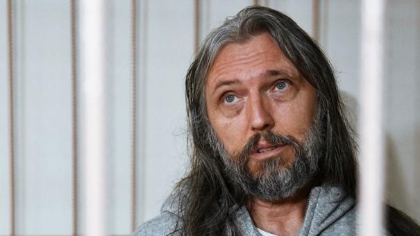 В Новосибирске начали рассматривать дело руководителей секты Виссариона