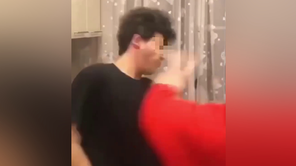 Лидер новосибирских мусульман прокомментировал видео с наказанием читающего стих школьника