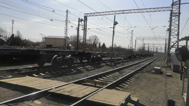 Пустой поезд не даёт омичам добраться до работы уже пять дней