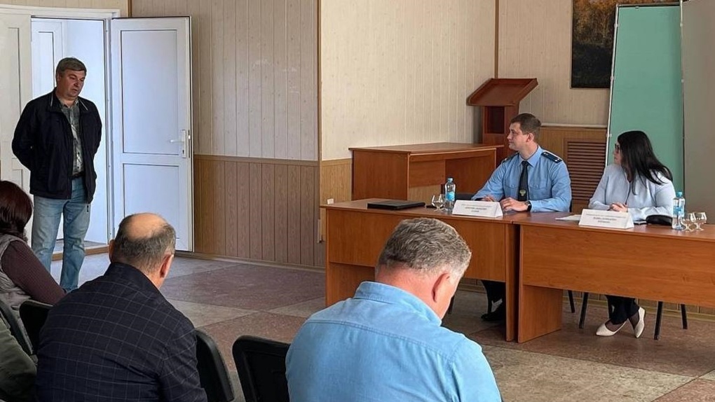 Омская дорожно-строительная организация задолжала зарплату сотрудникам более 1,5 миллионов рублей