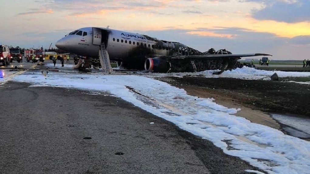 В горящем самолете в Шереметьево погиб 41 человек. Список выживших