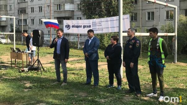 Площадку для занятий спортивным туризмом открыли на стадионе новосибирской школы