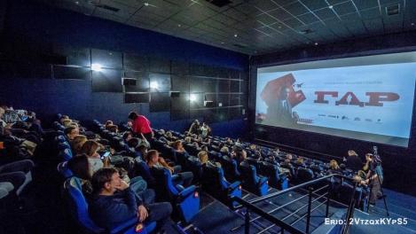 Шпионская схватка в Новосибирске: жители города в числе первых увидели сериал «ГДР»