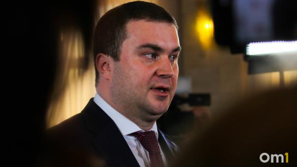 Правительство Омской области будет выплачивать контрактникам 100 тысяч рублей дополнительно