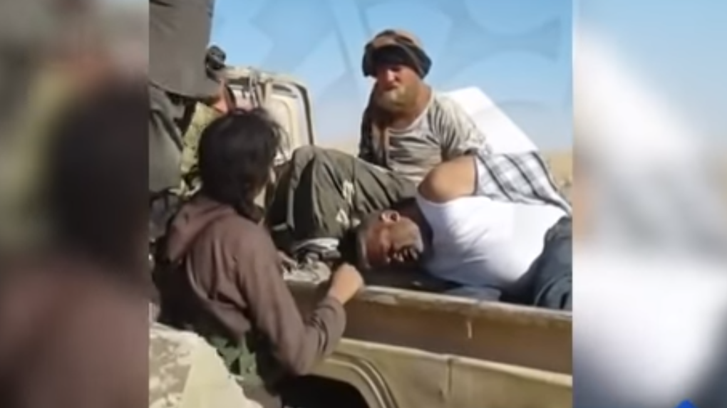 В Сети появилась видеозапись захвата в плен двух россиян в Сирии
