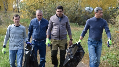 Более 10 тонн мусора с экологических мероприятий вывез в сентябре омский регоператор