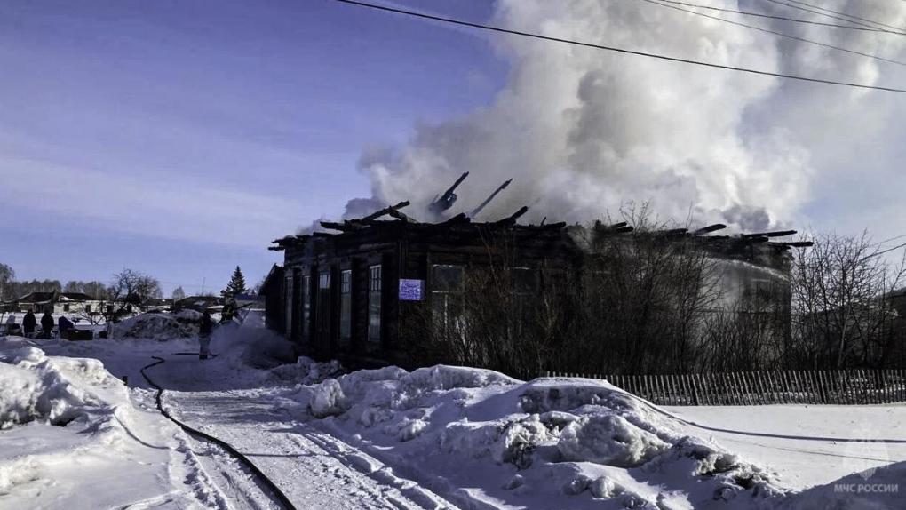 В Любинском районе сгорел фельдшеро-акушерский пункт