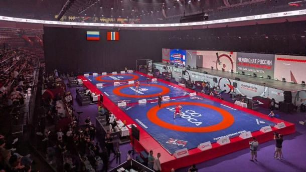 В Омске стартовал чемпионат России по греко-римской борьбе