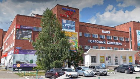 «Сначала долбит музыка, а потом пьяные выходят на улицу». Омичи пожаловались на опасное кафе под окнами