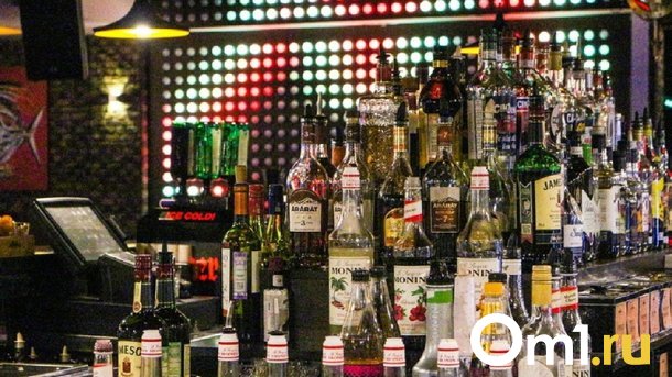 Два омича устроили погром в караоке-баре