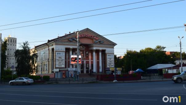 На аварийном кольце у кинотеатра «Маяковский» в Омске может появиться светофор