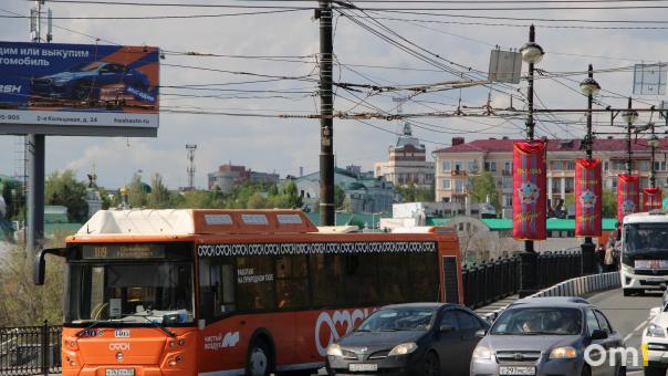 Омичка похитила у водителя автобуса куртку за 25 тысяч рублей
