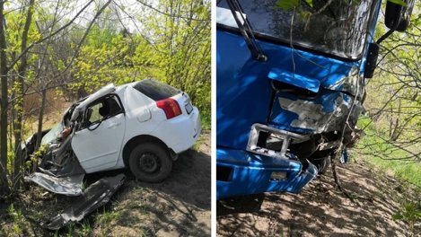 В Омске иномарка протаранила пассажирский автобус – три человека в больнице