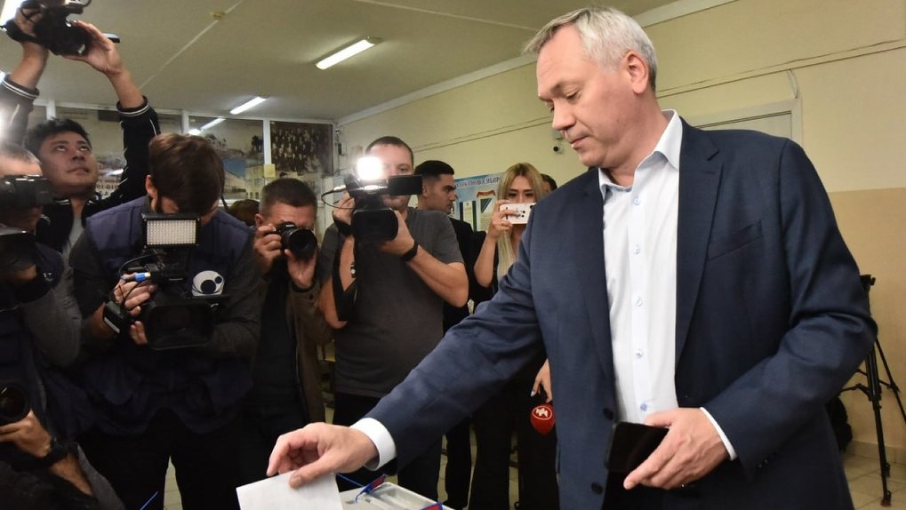 Андрей Травников проголосовал на выборах губернатора Новосибирской области