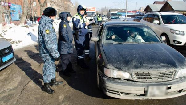 В Омске за один рейд арестовали за долги восемь автомобилей