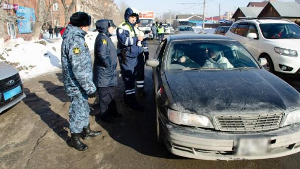 В Омске за один рейд арестовали за долги восемь автомобилей