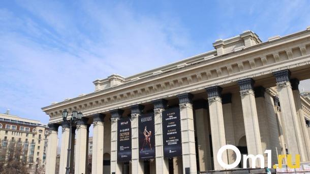 От военного хранилища до главной сцены Сибири: НОВАТ открылся через три дня после Победы