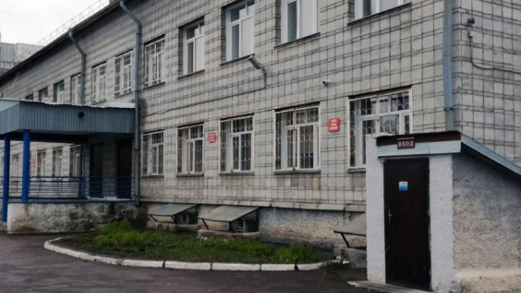 Угроза взрыва! В центре Новосибирска эвакуировали школу из-за сообщения о минировании (обновляется)
