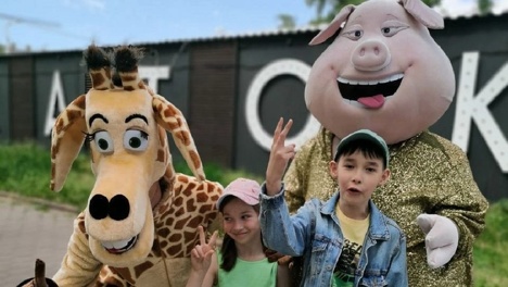 Депутат омского Заксобрания организовала прогулку на теплоходе для детей-инвалидов