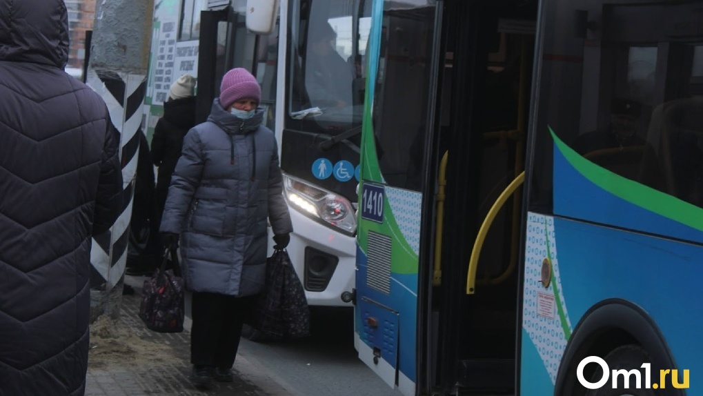 Из-за аномальных морозов в сёлах Омской области отменили автобусы