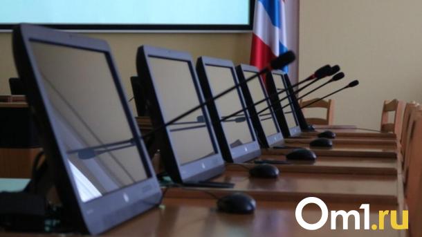 В Новосибирске депутат от «Единой России» заподозрил коммуниста в связях с иноагентами