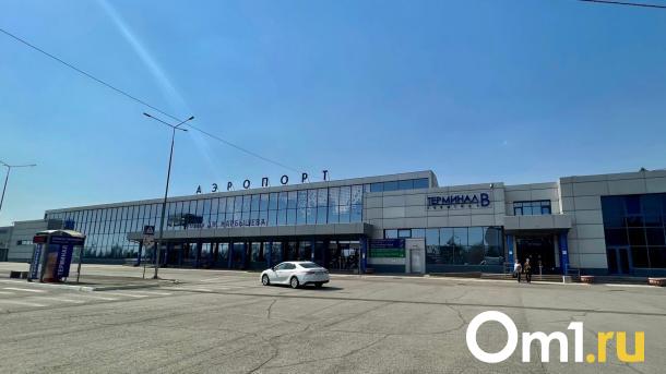 Двое омичей устроили в аэропорту дебош