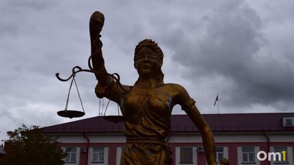 Бывшего главу Колыванского района освободили от тюремного наказания за махинации с землями