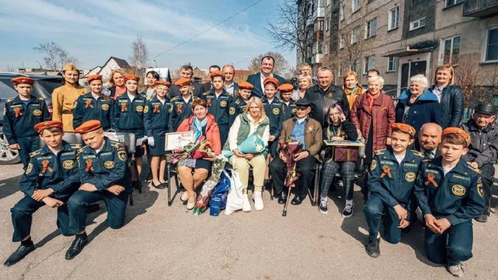 100-летнего ветерана Великой Отечественной войны поздравили в Мошковском районе Новосибирской области